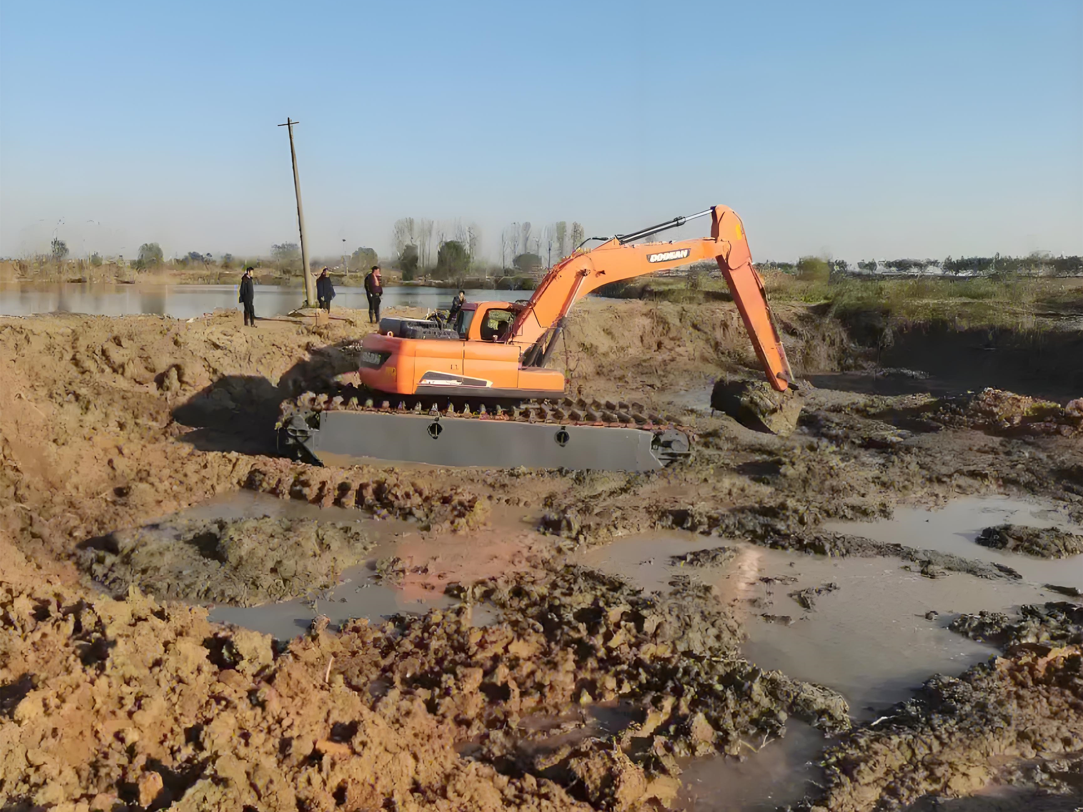 河南洛陽(yáng)挖機(jī)清淤施工隊(duì)-魚塘清淤的人工和機(jī)械哪種更劃算？